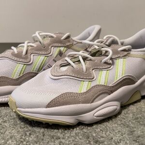 NEW - Adidas Ozweego Sneakers USW6.5
